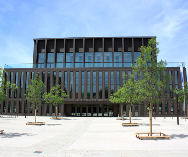 Bild der Stadthalle, Ansicht vom vorn