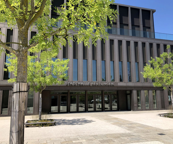 Außenansicht Stadthalle Reutlingen